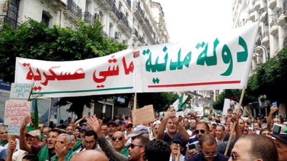 تصاعد الدعوات إلى احتجاجات في الجزائر عبر مواقع التواصل قبل السابع من غشت