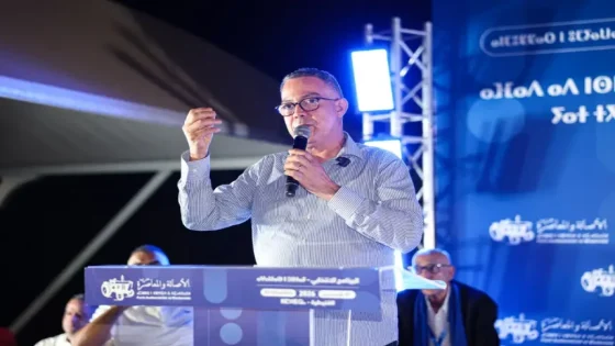 لقجع يشعل لقاء “البام” بالقنيطرة.. كلمة قوية أمام آلاف أنصار الحزب